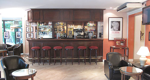 De Hemingway Bar, vernoemd naar de beroemde schrijver die hier regelmatig vertoefde.